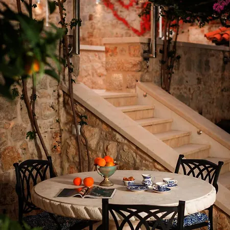Old Town Oasis
